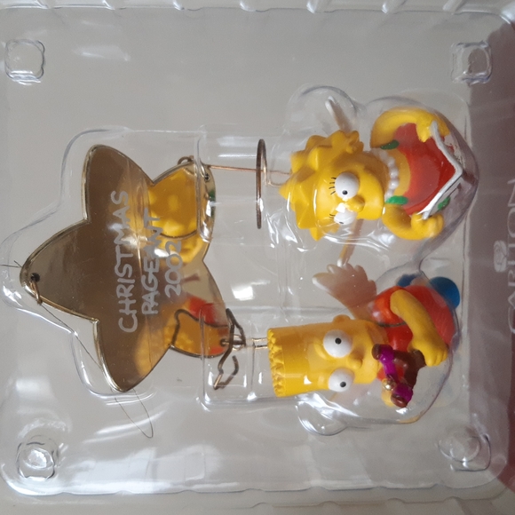 Carlton Tree Ornament - Picture 3 of 8